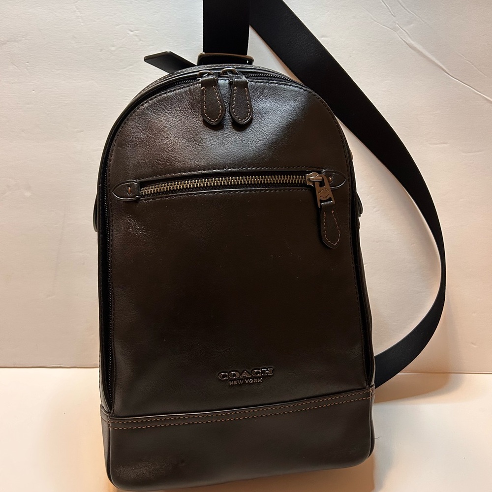 COACH Graham Sling  Bag F37598 Shoulder Bag Backpack  Black Calfskin Leather EUC